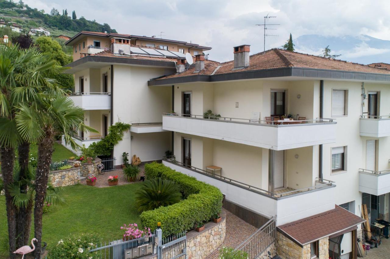 Apartments Leonardi Riva del Garda Esterno foto